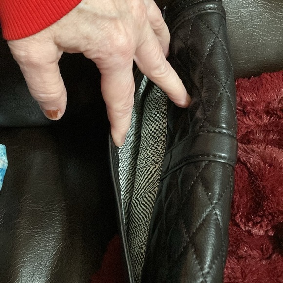 EUC - Rebecca Minkoff leather quilted crossbody purse with black/gold dust bag - Picture 16 of 16